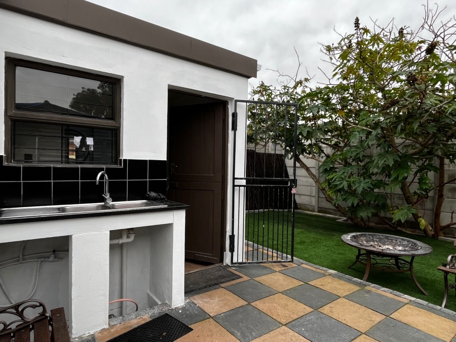 3 Bedroom Property for Sale in Hazendal Western Cape